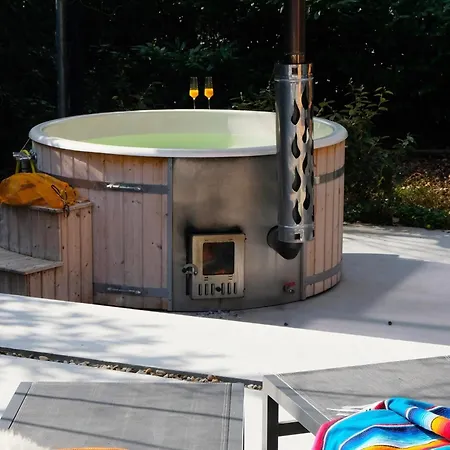 Casa de Férias Wellness With Private Hot Tub *